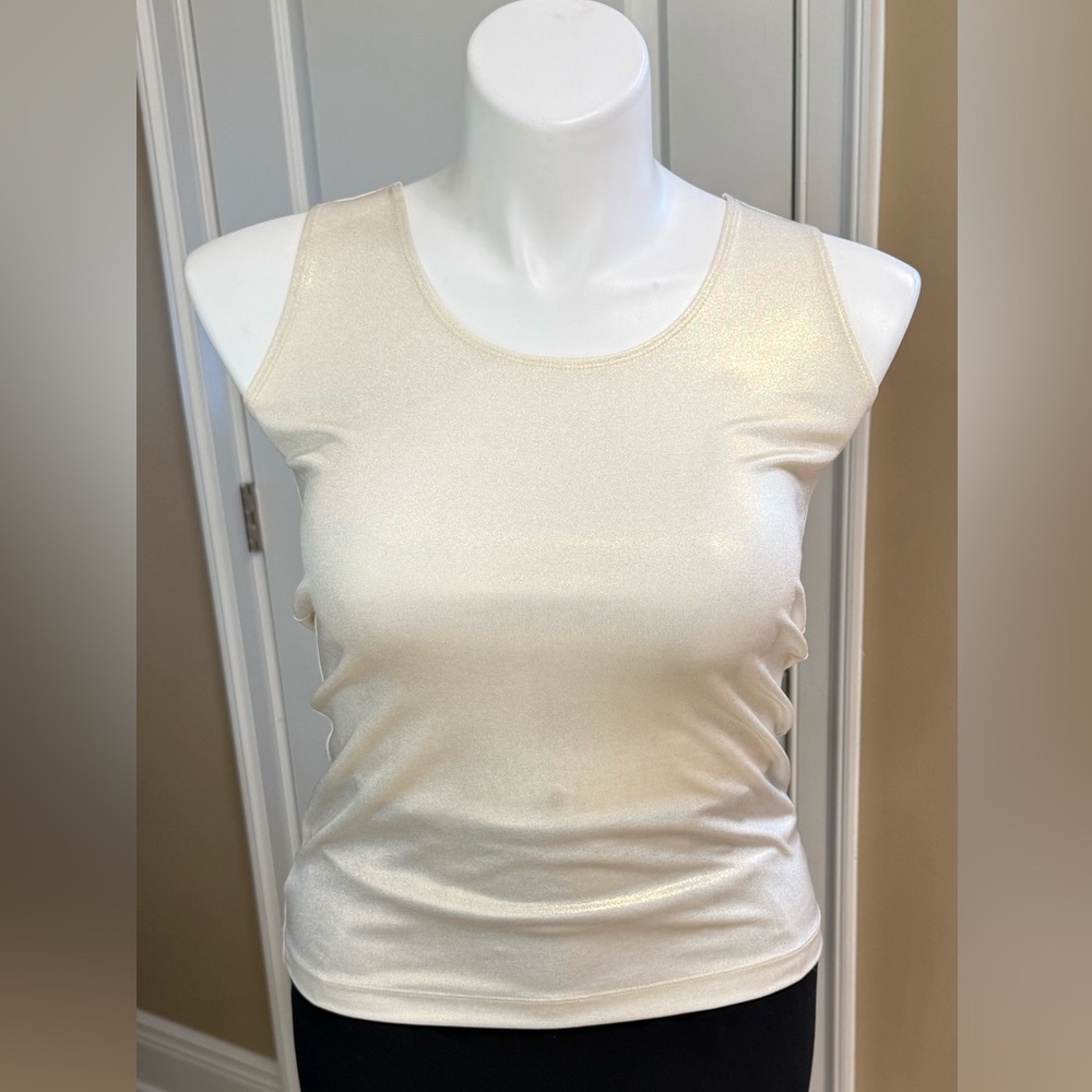 Chico’s contemporary tank top in vanilla liquid shimmer